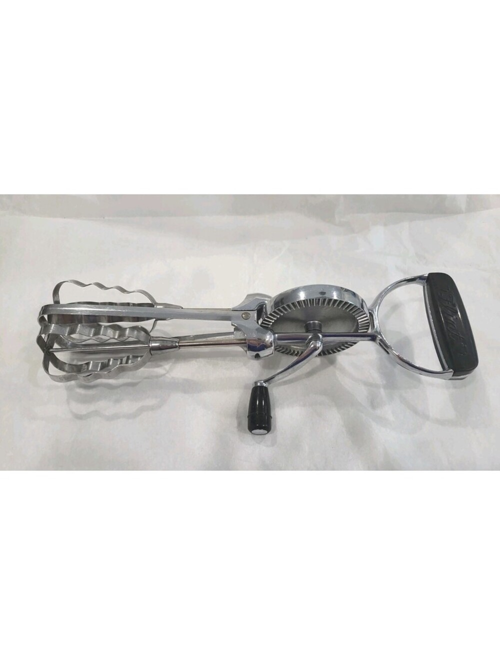 Vtg MCM Ekco Flint Arrowhead BEST Black Handle Hand Crank Egg Beater Mixer Whip